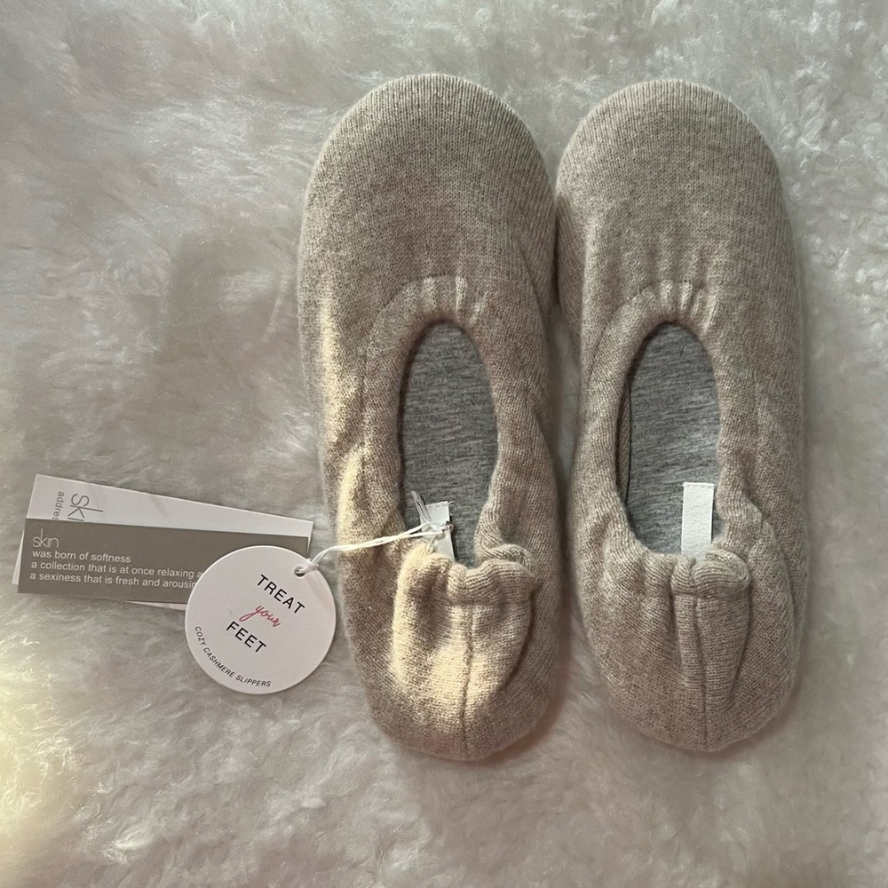 SKIN 100% Cashmere Slippers in Mocha Heather - Picture 2 of 8